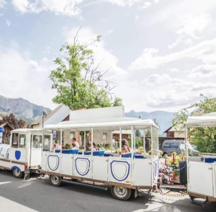Le Hameau Des Ecrins Apartment ปี-แซ็ง-วาซ็อง ภายนอก รูปภาพ