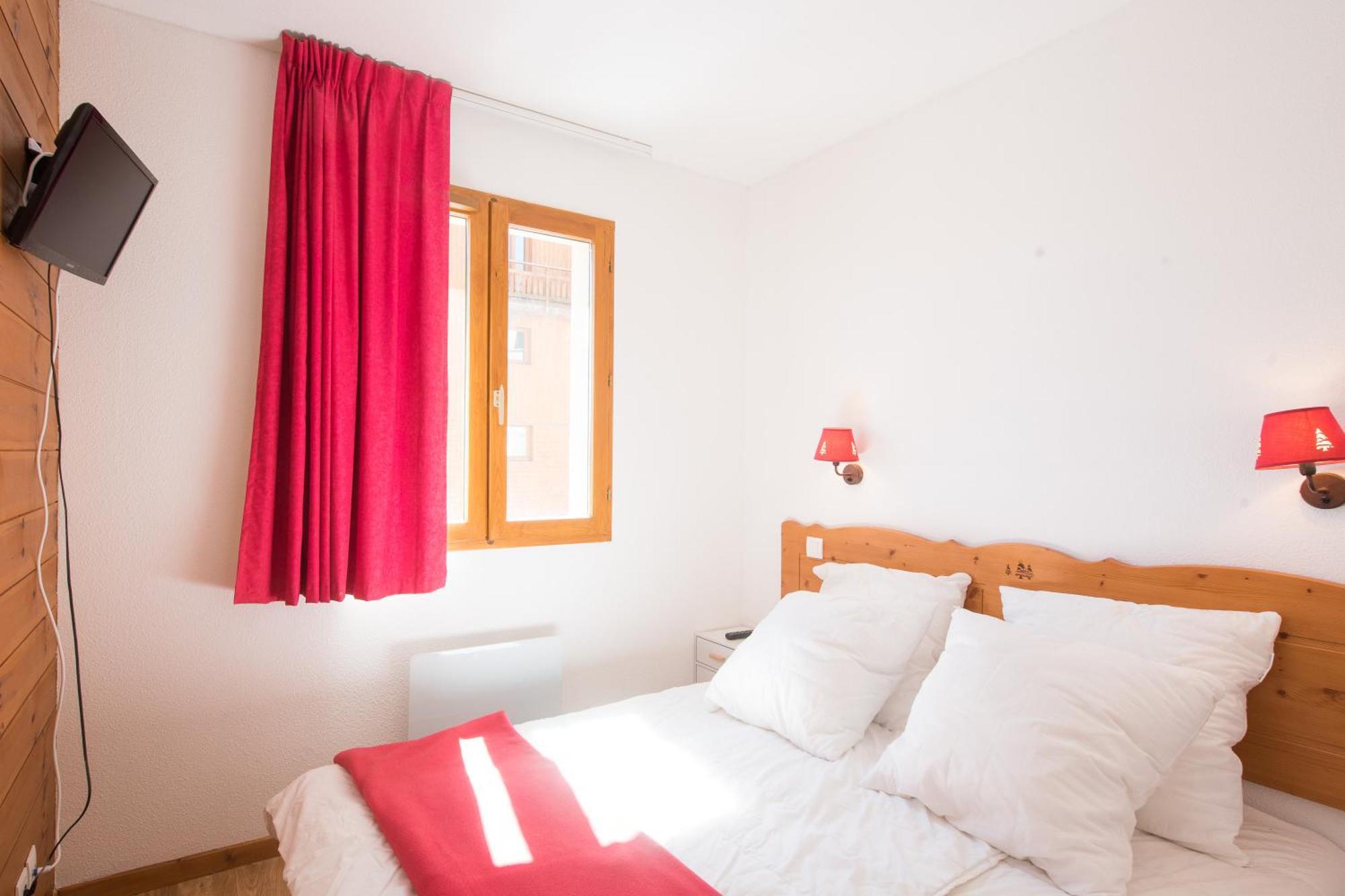 Le Hameau Des Ecrins Apartment ปี-แซ็ง-วาซ็อง ภายนอก รูปภาพ